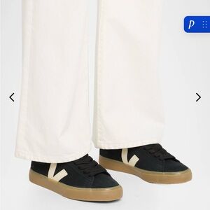 Veja Black Campo Bold